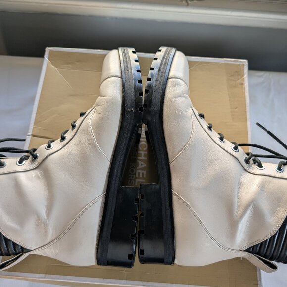 "MICHAEL KORS LITE CREAM SIZE 10 LEATHER BOOTIES" - Picture 2 of 16